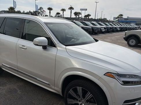 Used 2025 Volvo XC90 B6 Plus w/ Protection Package Premier image 3