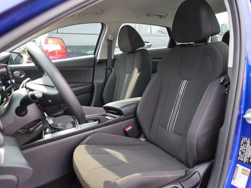 Used 2023 Hyundai Elantra SEL FWD image 22