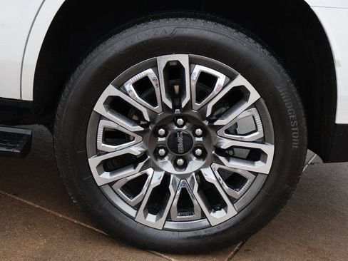 Certified 2024 GMC Yukon Denali Ultimate image 49