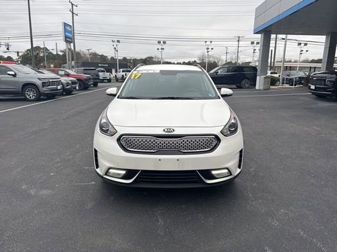 Used 2017 Kia Niro EX image 2