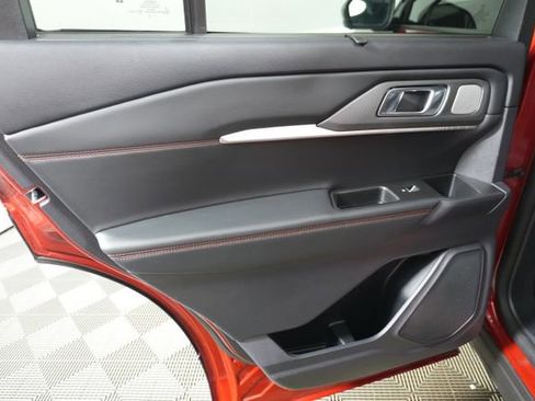 Certified 2025 Ford Explorer ST image 31