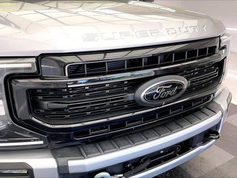 Used 2020 Ford F250 Lariat image 29