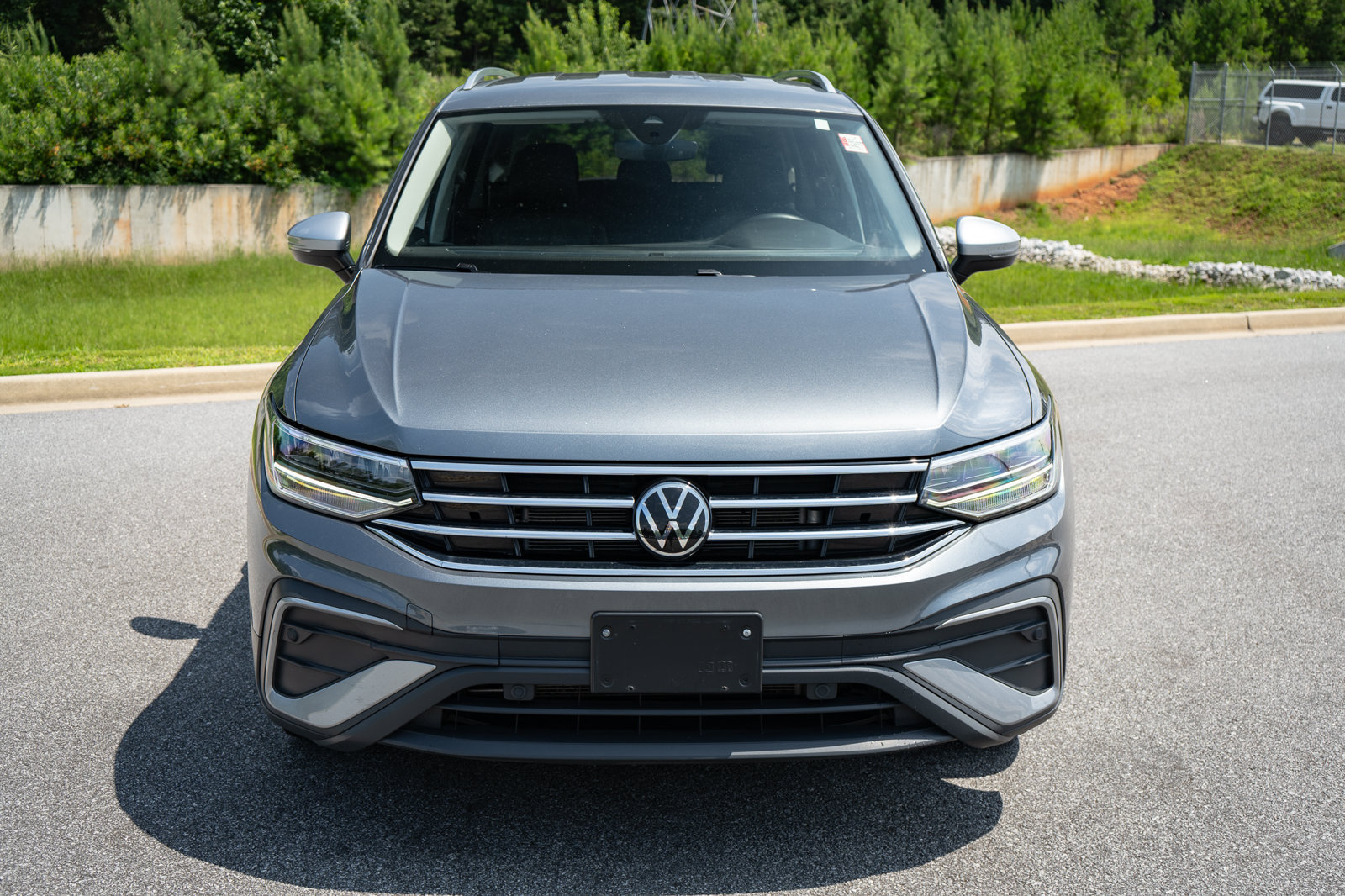 Used 2024 Volkswagen Tiguan Wolfsburg Edition AWD/4WD image 2