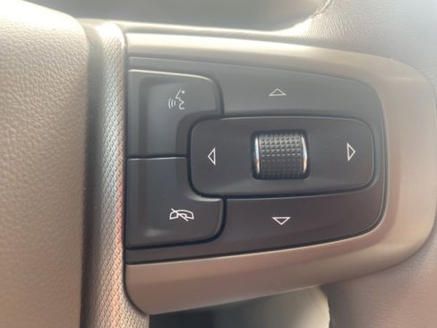 Used 2023 GMC Yukon Denali w/ Denali Reserve Package image 24