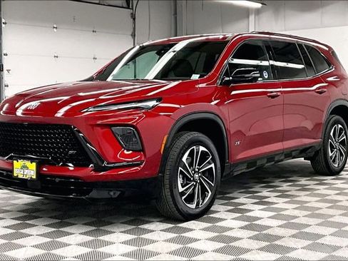 Used 2025 Buick Enclave Sport Touring w/ Power Package image 13