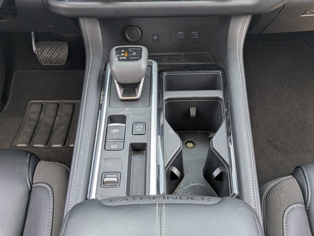 Used 2025 Nissan Pathfinder SL FWD image 19