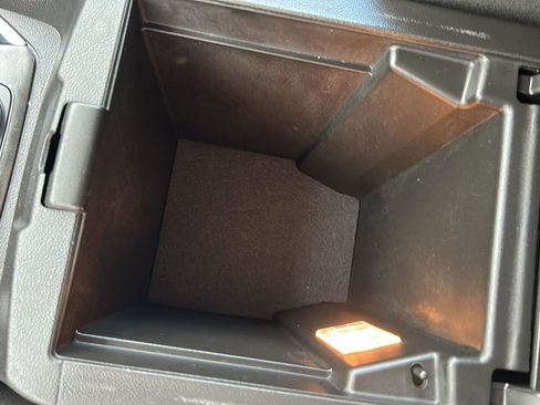 Used 2020 Chevrolet Traverse LT image 20