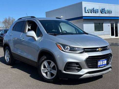 Used 2018 Chevrolet Trax LT w/ LT Convenience Package image 37