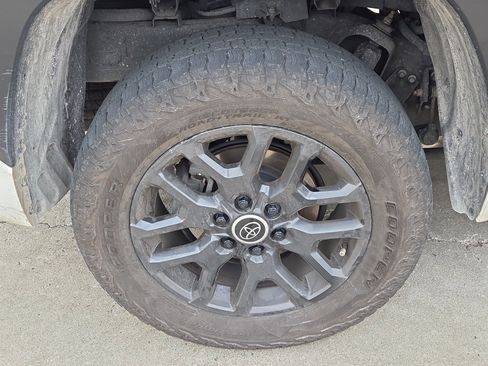 Used 2024 Toyota Tundra Platinum image 5