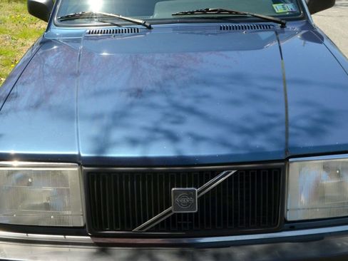 Used 1992 Volvo 240 Wagon RWD image 8