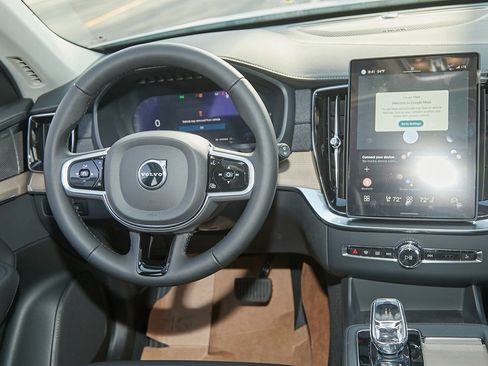 New 2025 Volvo XC90 T8 Plus w/ Protection Package Premier image 22