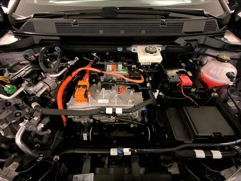 Used 2025 Chevrolet Equinox EV LT image 10