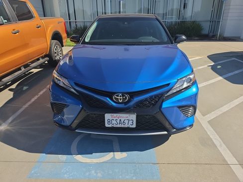 Used 2018 Toyota Camry XSE FWD image 2