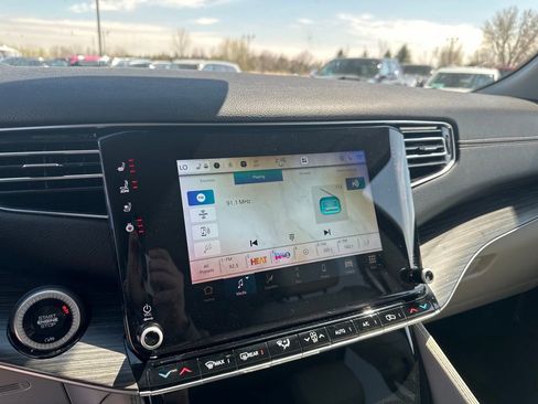 Used 2024 Jeep Wagoneer L Series II w/ Flexible Seating Group image 16