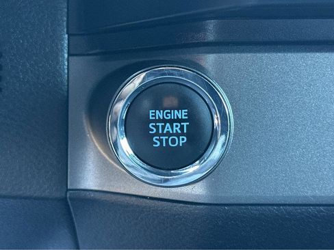 Used 2022 Toyota Tacoma TRD Off-Road image 23