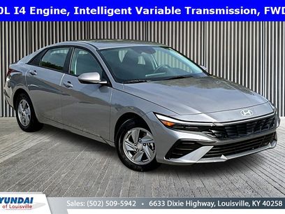 New 2025 Hyundai Elantra SE