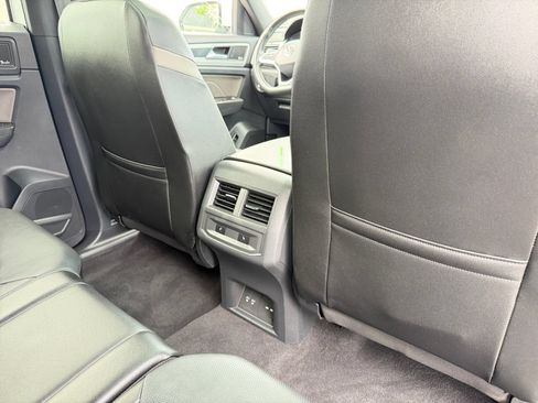 Used 2023 Volkswagen Atlas Cross Sport SEL AWD/4WD image 15