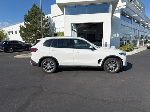 Used 2024 BMW X5 xDrive40i w/ Premium Package AWD/4WD image 6