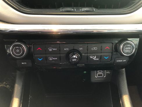 Used 2022 Jeep Compass Limited AWD/4WD image 24
