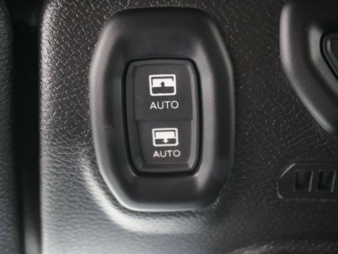 Used 2023 Jeep Wrangler Unlimited Rubicon w/ LED Lighting Group AWD/4WD image 31