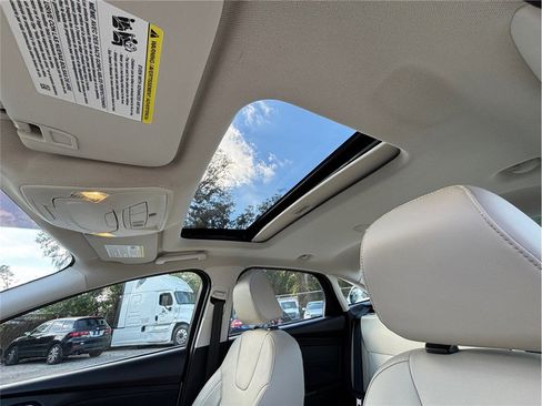 Used 2018 Ford Focus Titanium image 34