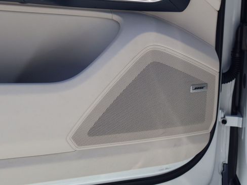 Certified 2023 Porsche Cayenne Turbo AWD/4WD image 13