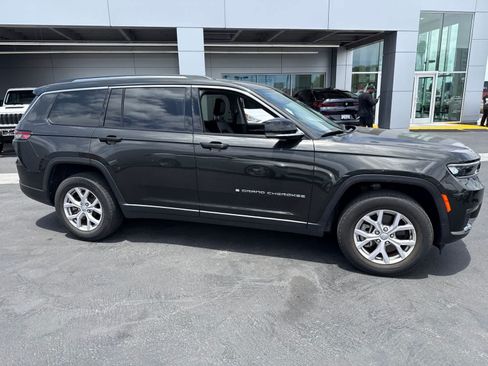 Used 2022 Jeep Grand Cherokee L Limited AWD/4WD image 10