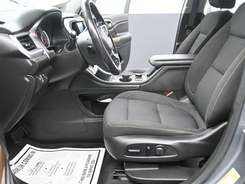 Used 2020 GMC Acadia SLE w/ Driver Convenience Package image 18