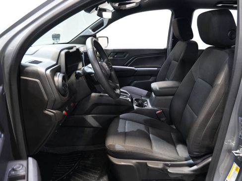 Used 2026 Chevrolet Colorado Trail Boss AWD/4WD image 32
