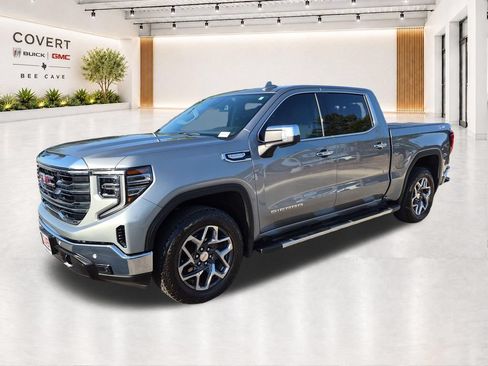 Used 2025 GMC Sierra 1500 SLT AWD/4WD image 4