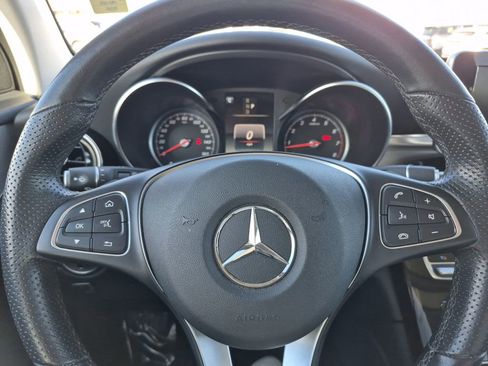 Used 2019 Mercedes-Benz GLC 300 4MATIC image 19