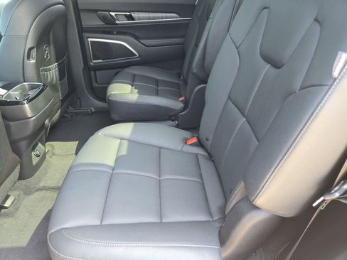 Used 2025 Kia Telluride SX image 18