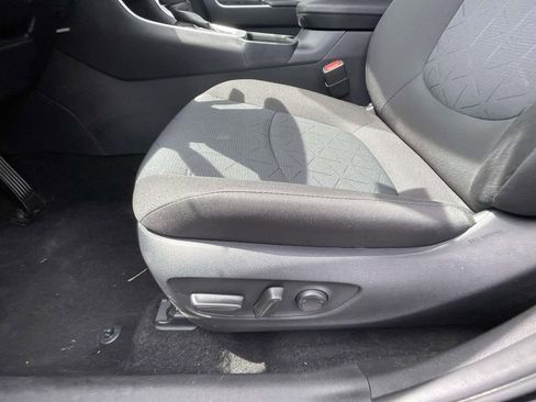 Used 2025 Toyota RAV4 XLE image 26