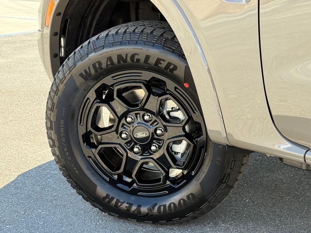 New 2026 Ford Ranger XLT w/ Black Appearance Package RWD image 16