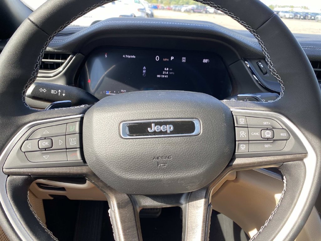New 2027 Jeep Grand Cherokee Limited AWD/4WD image 13
