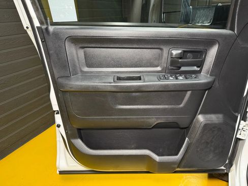 Used 2017 RAM 2500 Tradesman w/ Chrome Appearance Group image 27