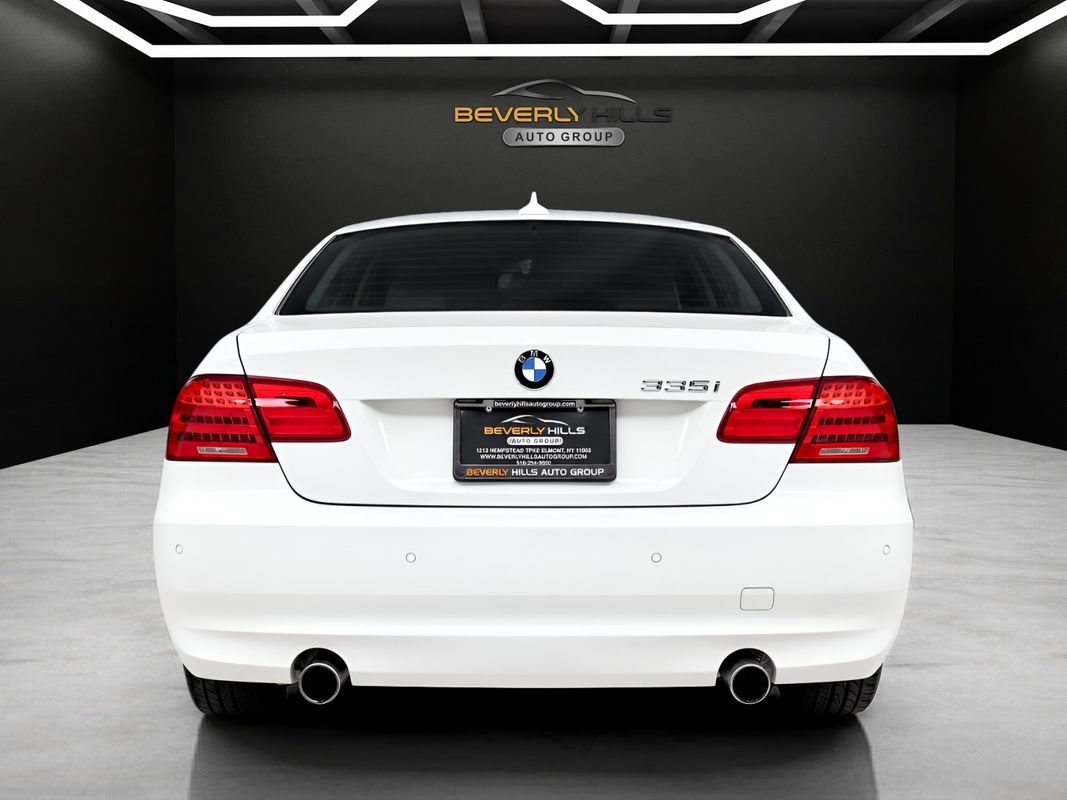Used 2011 BMW 335i xDrive Coupe AWD/4WD image 4