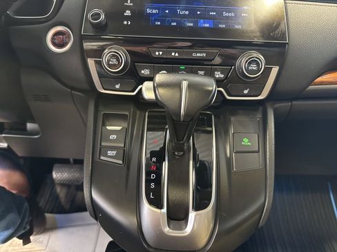 Used 2018 Honda CR-V Touring image 15