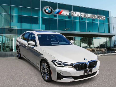 Certified 2023 BMW 530i w/ Convenience Package RWD image 3