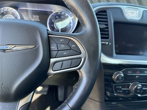 Used 2019 Chrysler 300 Touring w/ Driver Convenience Group image 26