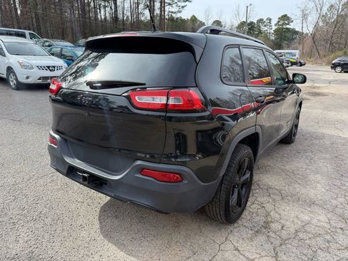 Used 2015 Jeep Cherokee Latitude w/ Cold Weather Group FWD image 5