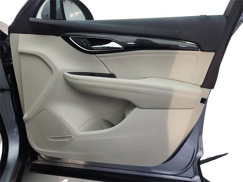 Used 2023 Buick Envision Preferred image 23
