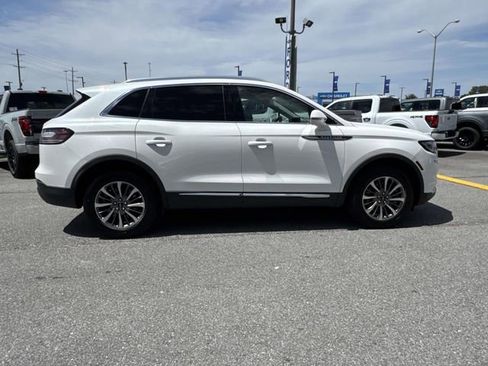 Certified 2023 Lincoln Nautilus AWD w/ Premium Package image 4