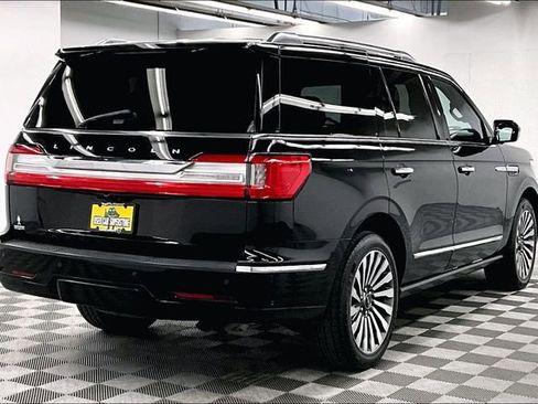 Used 2018 Lincoln Navigator Reserve w/ Technology Package image 12
