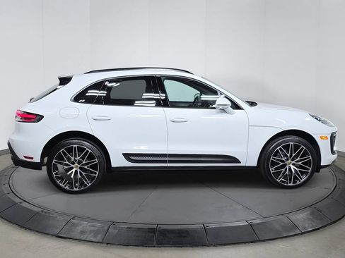 Certified 2026 Porsche Macan AWD/4WD image 8