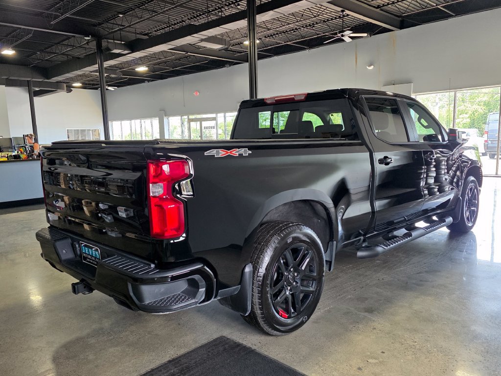 Used 2024 Chevrolet Silverado 1500 RST w/ Redline Edition AWD/4WD image 4