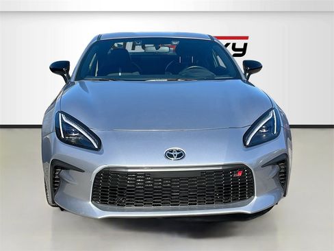 Used 2023 Toyota GR86 Premium image 2