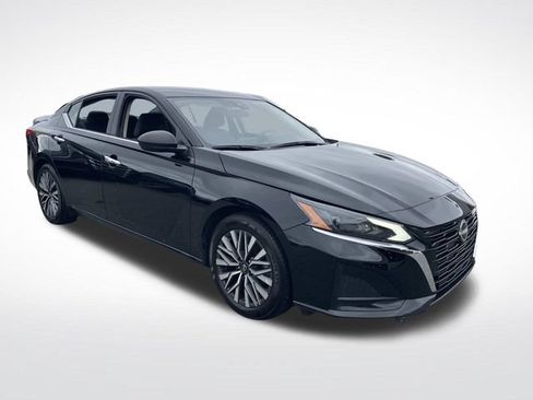 Used 2024 Nissan Altima 2.5 SV FWD image 10