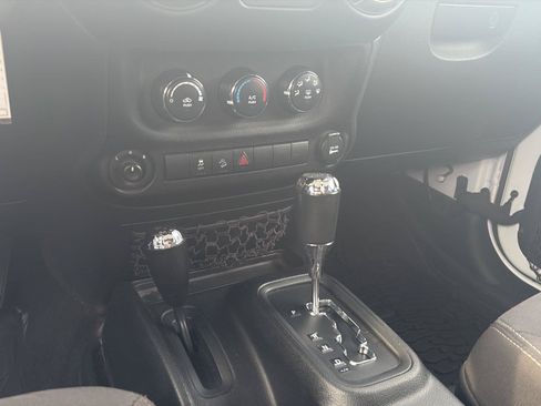 Used 2018 Jeep Wrangler Unlimited Sport AWD/4WD image 20