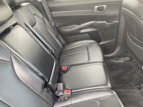 Certified 2022 Kia Sorento S FWD image 12